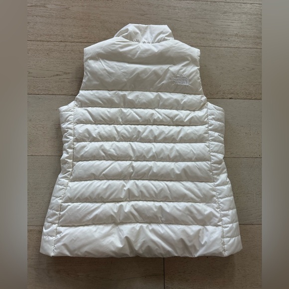 NWOT The North Face White Aconcagua Down Vest M - Picture 4 of 7